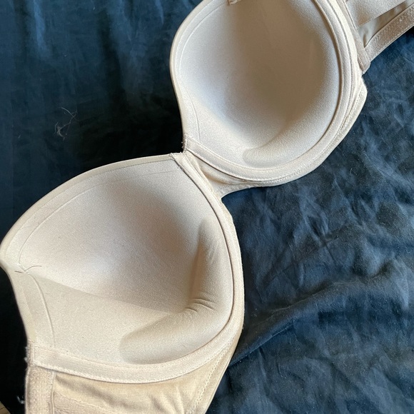 Nude Strapless Bra 38D - Picture 5 of 7
